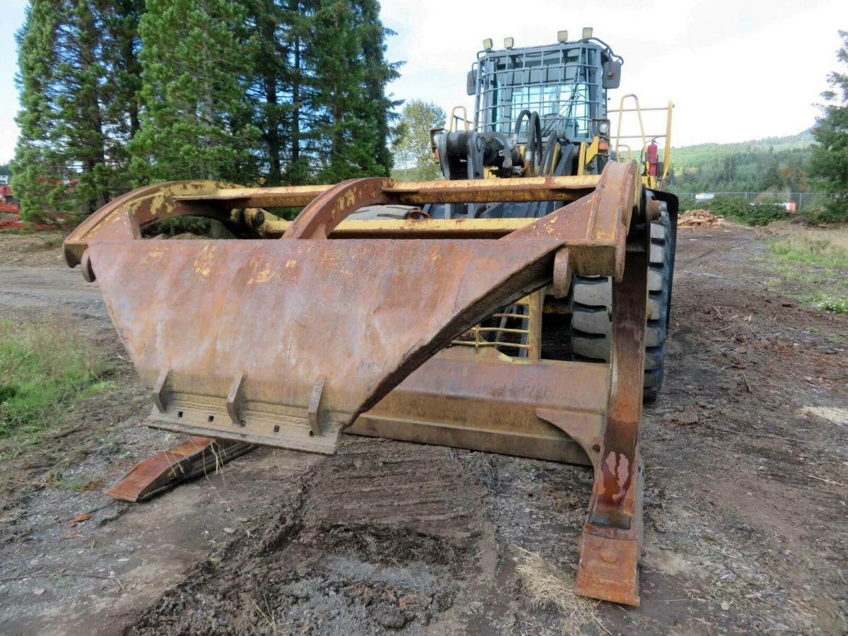 2005 John Deere 744J Wheel Loader - Forestech Equipment Ltd.