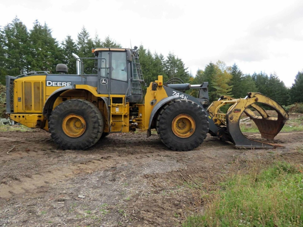 2014 John Deere 744K Wheel Loader - Forestech Equipment Ltd.