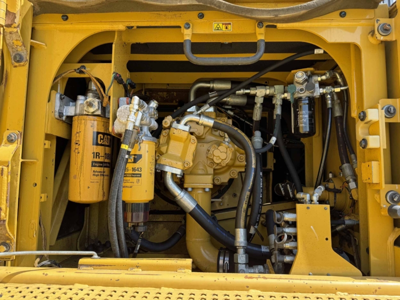 2015 Caterpillar 568LL Heel Boom Log Loader - Image 34