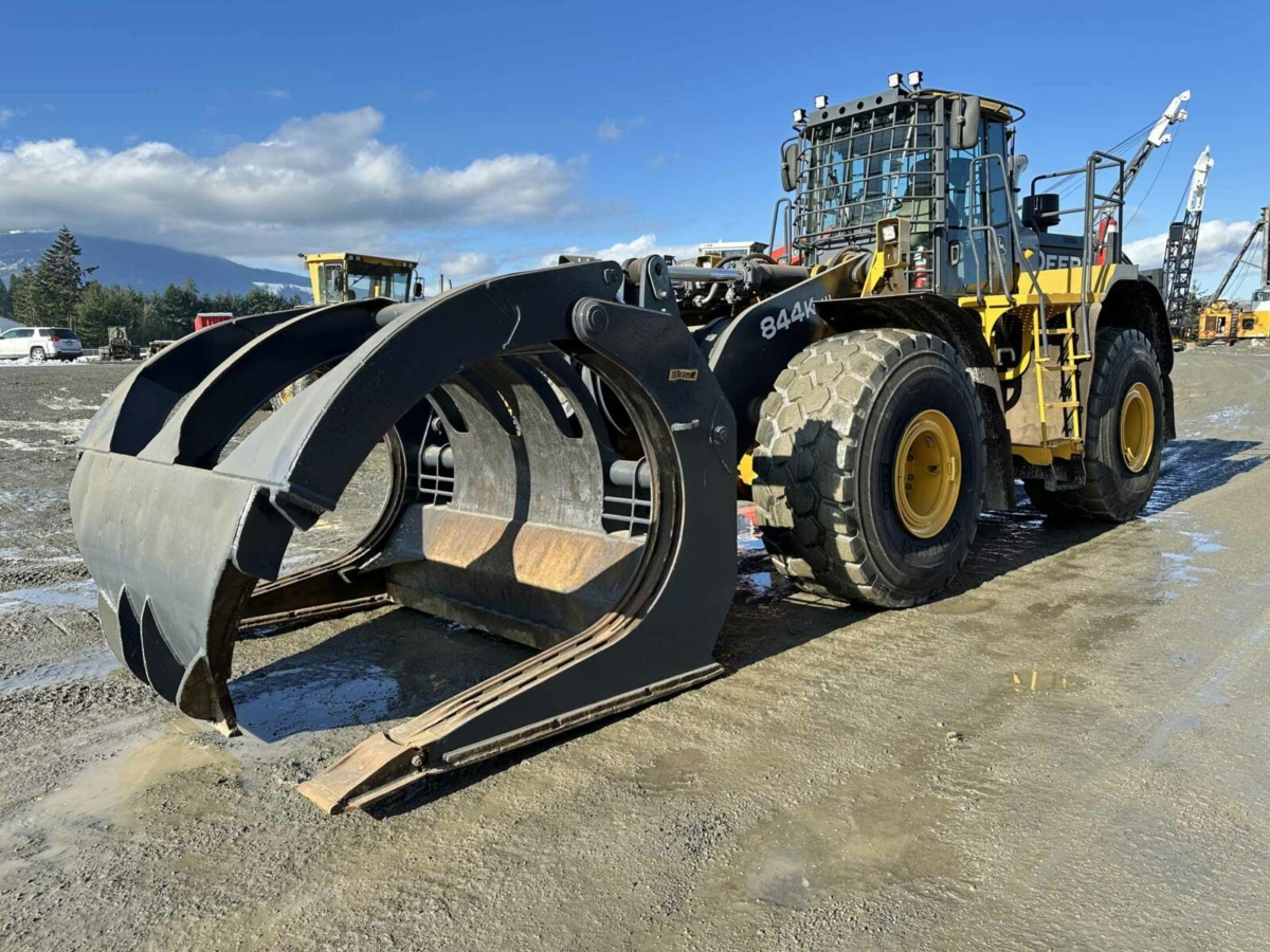 2019 John Deere 844K-III Wheel Loader - Forestech Equipment Ltd.