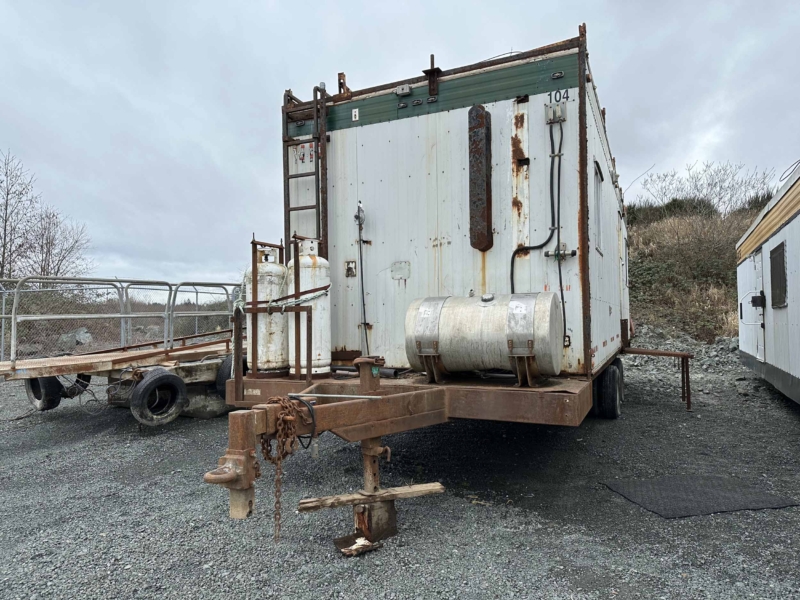 1996 30' L X 10'W T/A Camp Trailer - Image 4