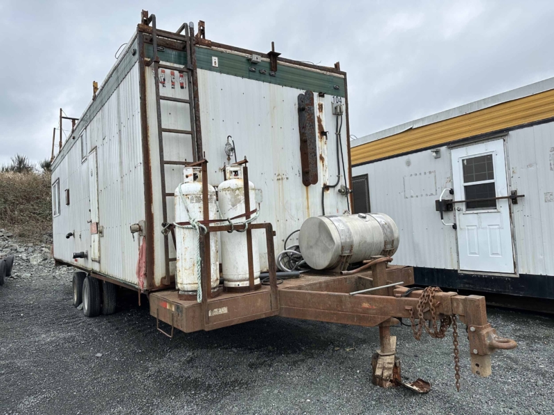1996 30' L X 10'W T/A Camp Trailer - Image 2