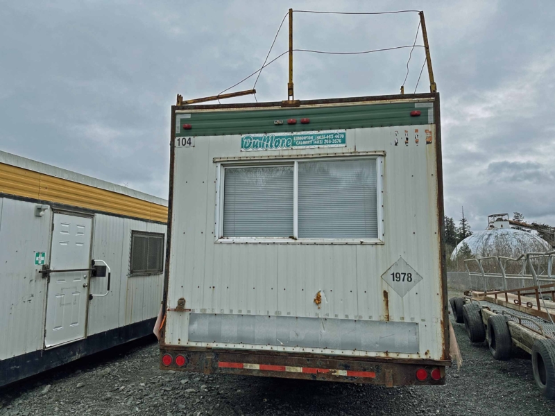 1996 30' L X 10'W T/A Camp Trailer - Image 7
