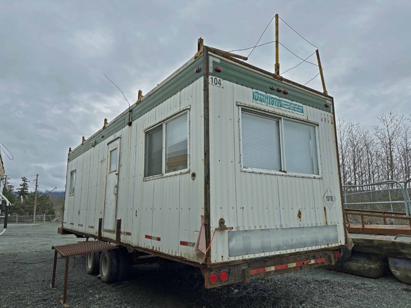 1996 30' L X 10'W T/A Camp Trailer - Image 6