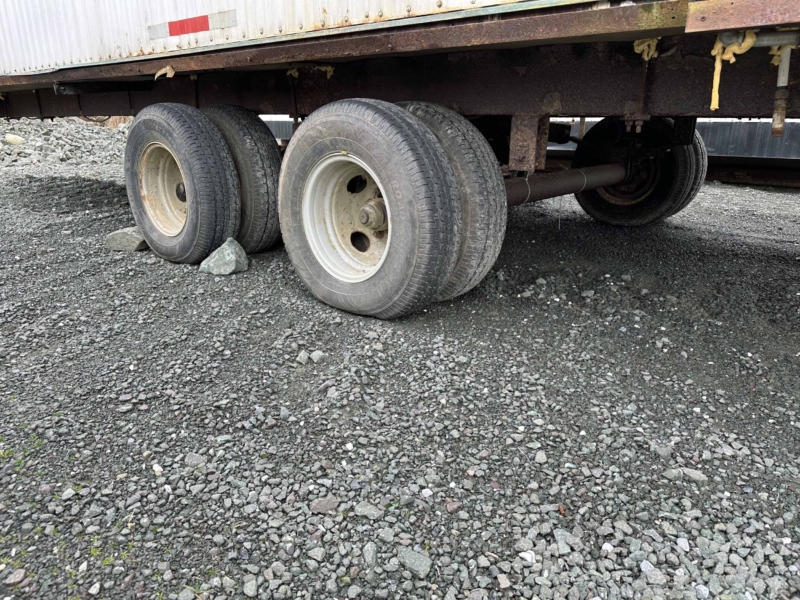 1996 30' L X 10'W T/A Camp Trailer - Image 15