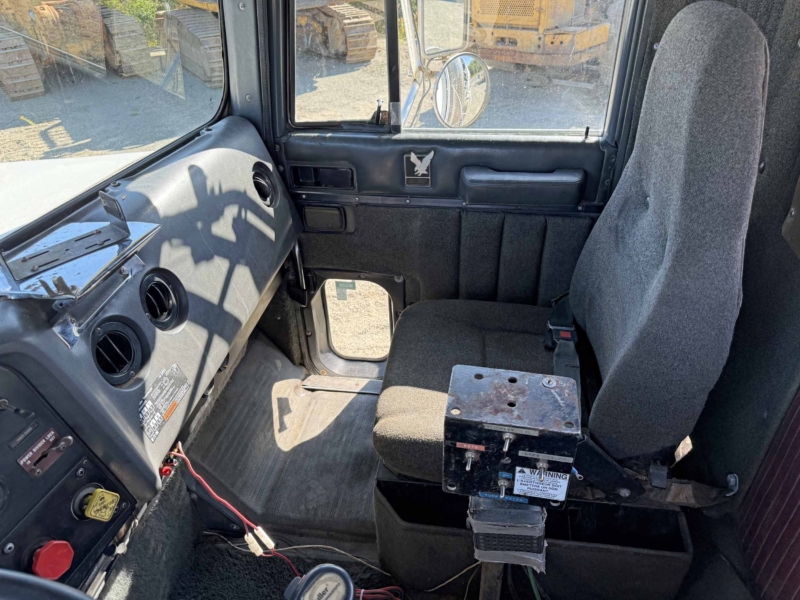 1989 International 9300 6X4 T/A Water Truck - Image 27