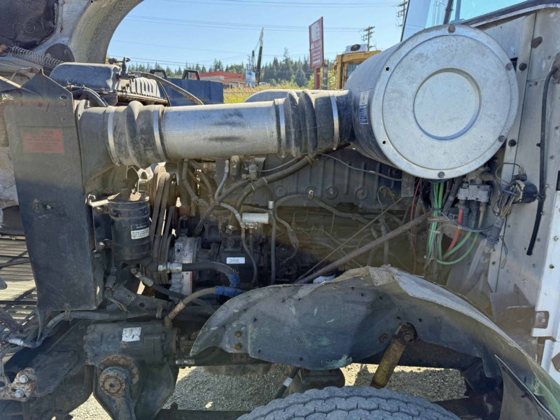 1989 International 9300 6X4 T/A Water Truck - Image 25