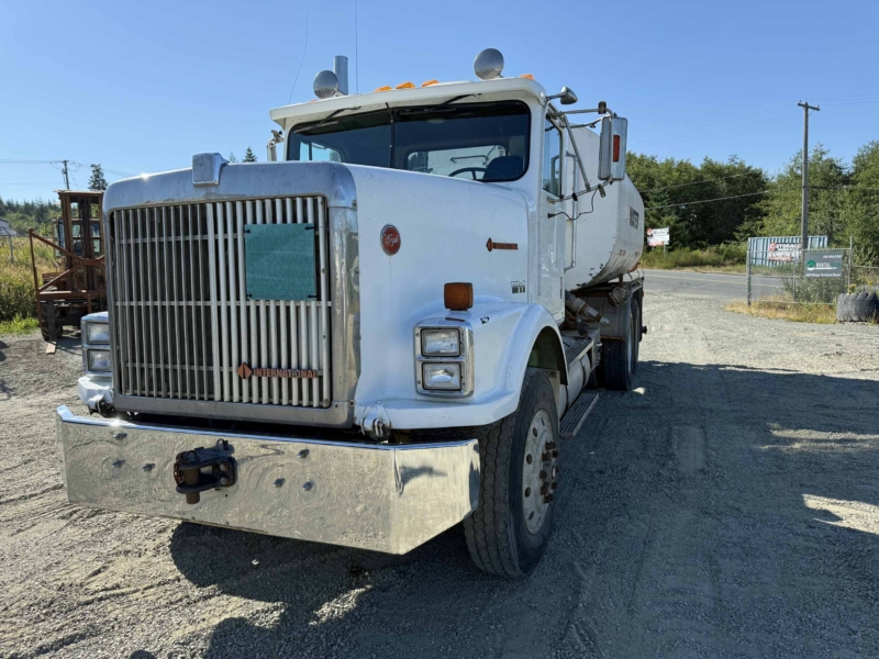 1989 International 9300 6X4 T/A Water Truck - Image 5