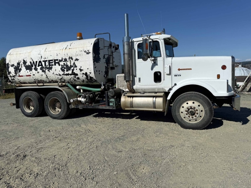 1989 International 9300 6X4 T/A Water Truck - Image 20