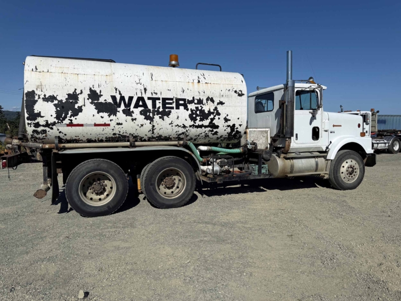 1989 International 9300 6X4 T/A Water Truck - Image 18