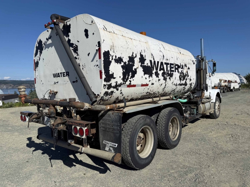 1989 International 9300 6X4 T/A Water Truck - Image 16