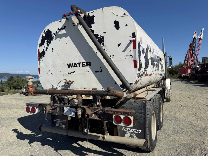 1989 International 9300 6X4 T/A Water Truck - Image 15