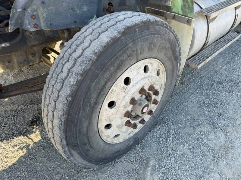 1989 International 9300 6X4 T/A Water Truck - Image 24