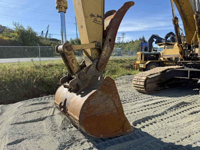 1994 Caterpillar 330L "Road Builder" Hydraulic Excavator - Image 17