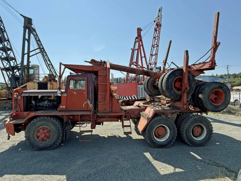 Hayes HDX Conventional T/A Off Highway Log Truck & Trailer - Image 17