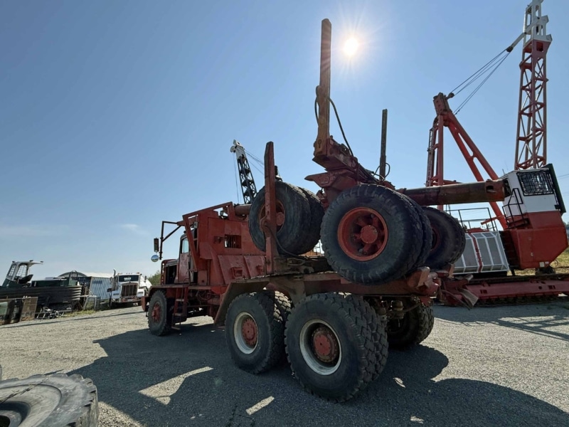 Hayes HDX Conventional T/A Off Highway Log Truck & Trailer - Image 16