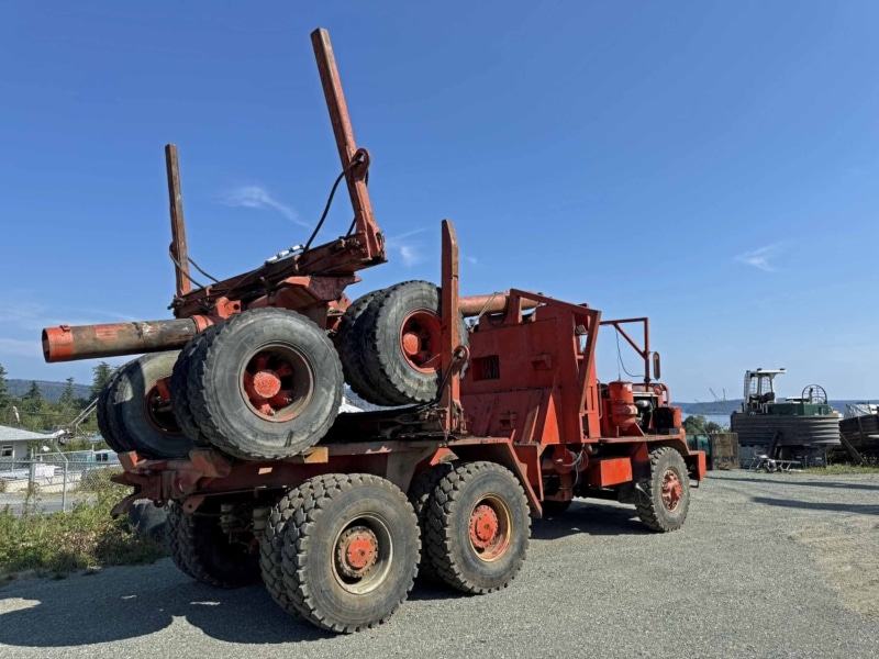 Hayes HDX Conventional T/A Off Highway Log Truck & Trailer - Image 12