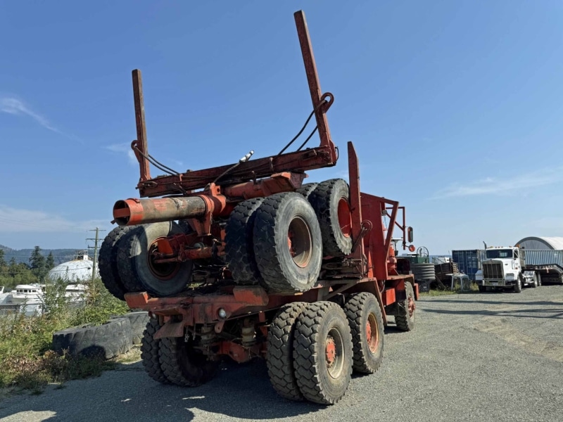 Hayes HDX Conventional T/A Off Highway Log Truck & Trailer - Image 13