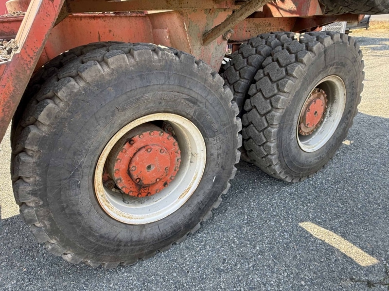 Hayes HDX Conventional T/A Off Highway Log Truck & Trailer - Image 27