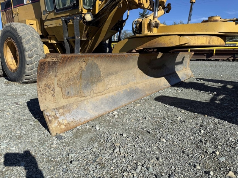 2003 Caterpillar 140H Motor Grader - Image 32