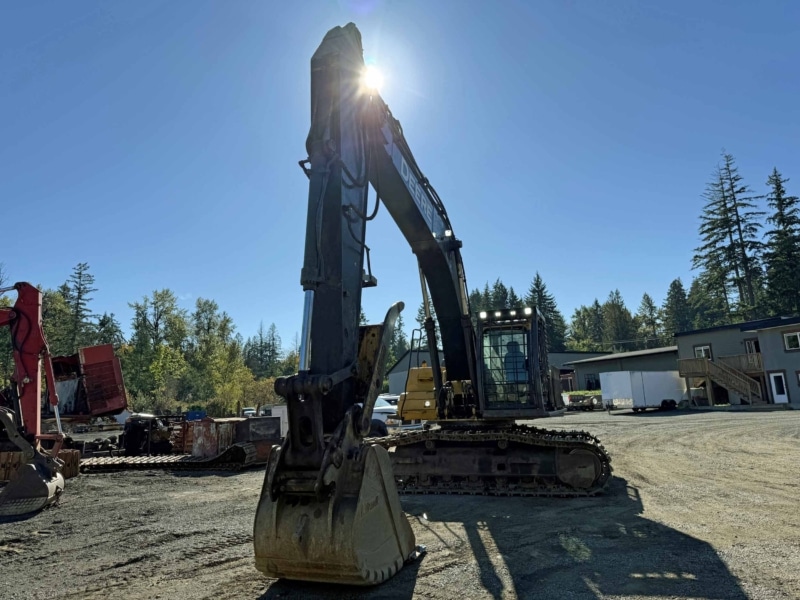 2014 John Deere 350GLC Hydraulic Excavator - Image 4