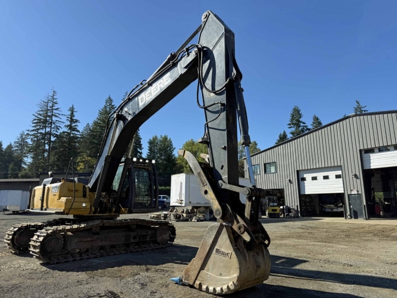 2014 John Deere 350GLC Hydraulic Excavator - Image 5