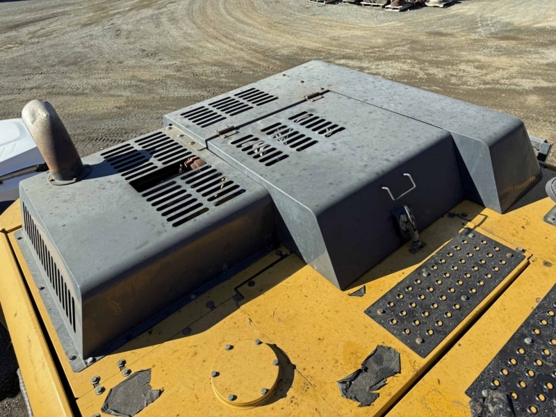 2014 John Deere 350GLC Hydraulic Excavator - Image 28
