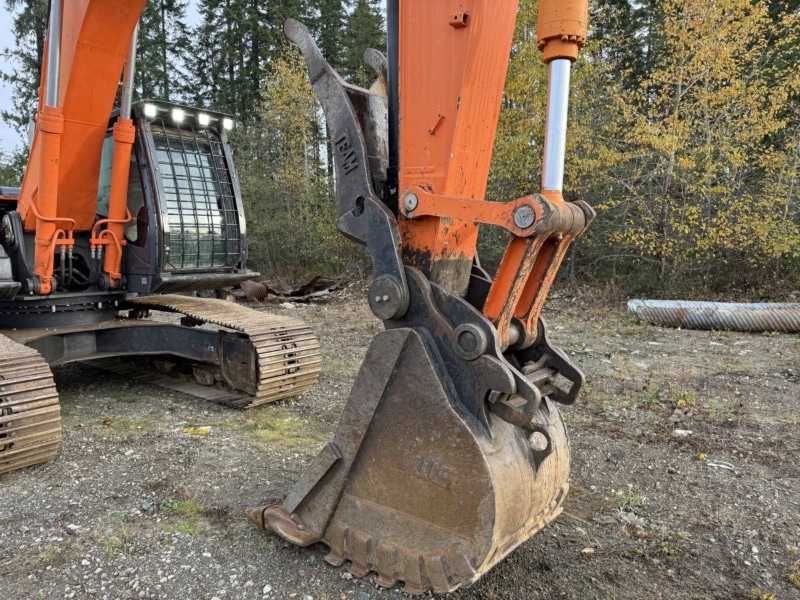 2014 Hitachi ZX290LC-5N Hydraulic Excavator - Forestech Equipment Ltd.