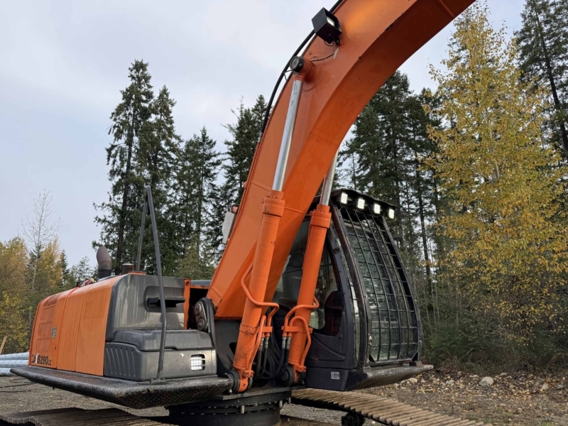 2014 Hitachi ZX290LC-5N Hydraulic Excavator - Forestech Equipment Ltd.
